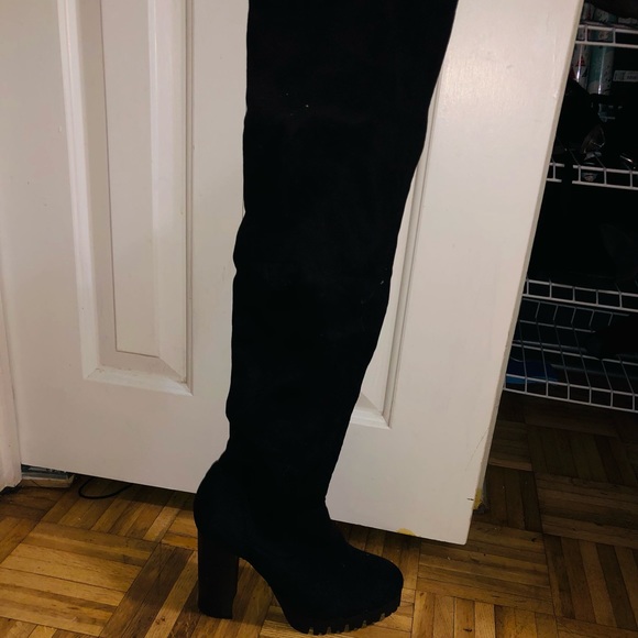 Heels boots - Picture 2 of 5